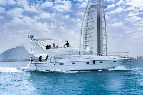 Luxury Yacht Crusing